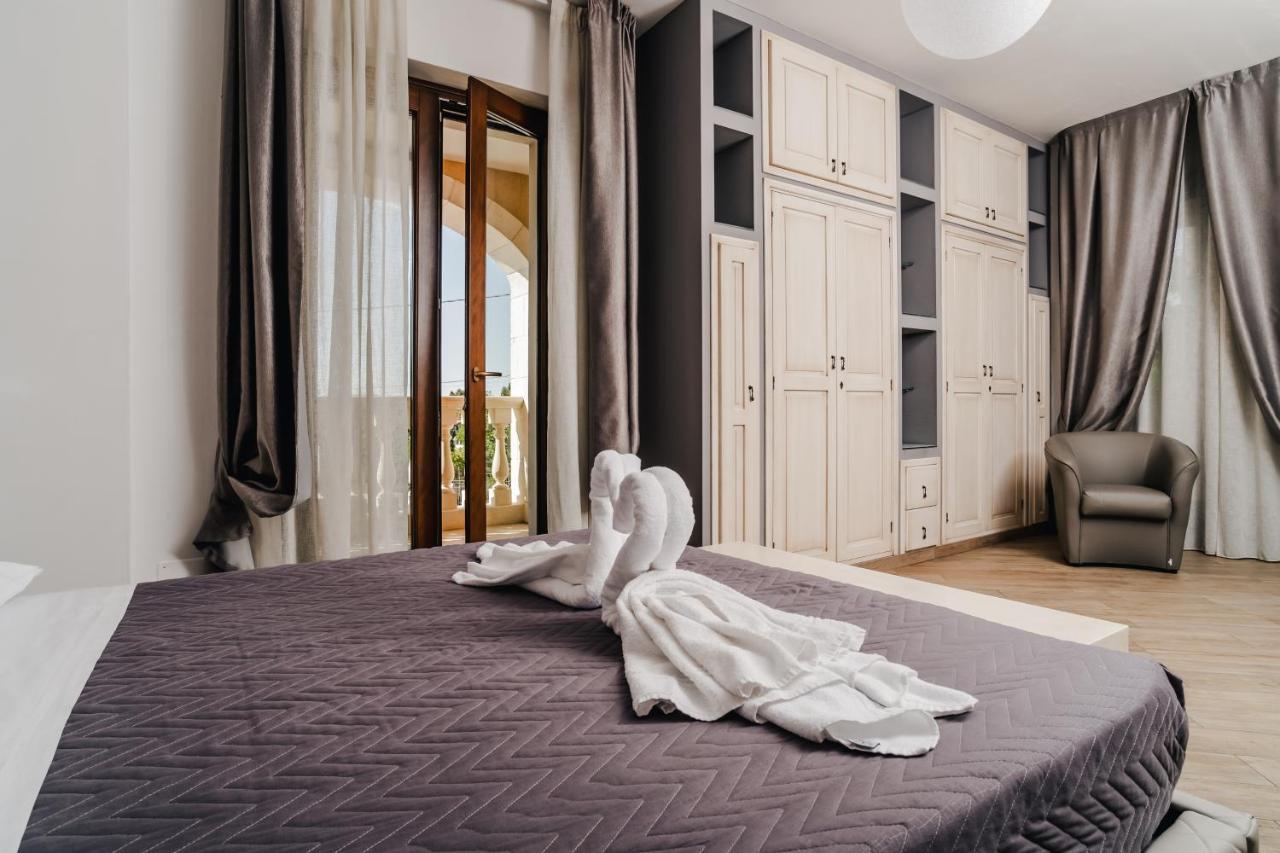 Holiday Gli Archi Fasano Bagian luar foto