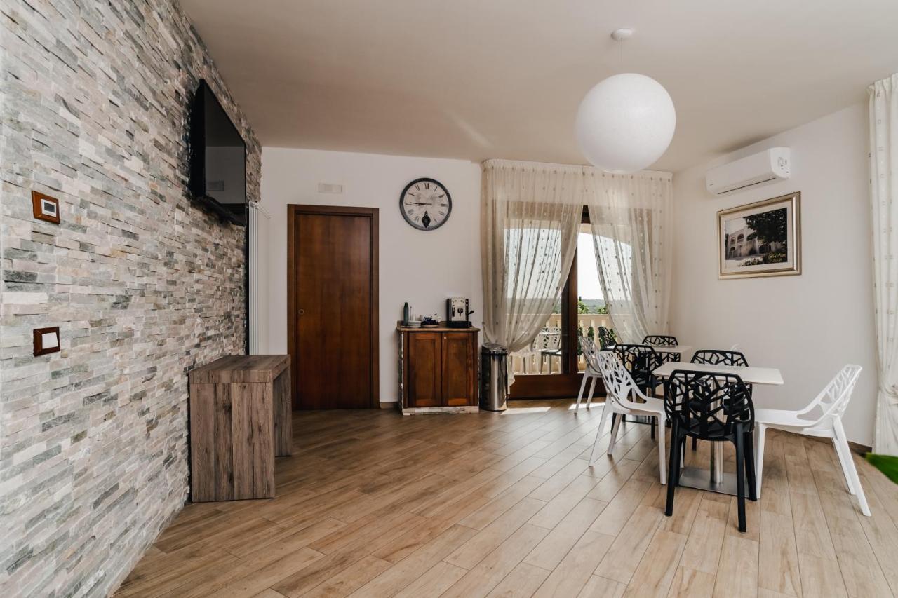 Holiday Gli Archi Fasano Bagian luar foto